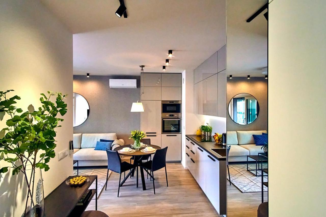 Mennica Residence Deluxe Варшава Экстерьер фото
