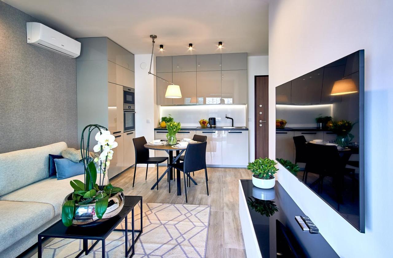 Mennica Residence Deluxe Варшава Экстерьер фото