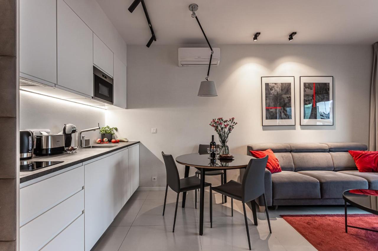 Mennica Residence Deluxe Варшава Экстерьер фото