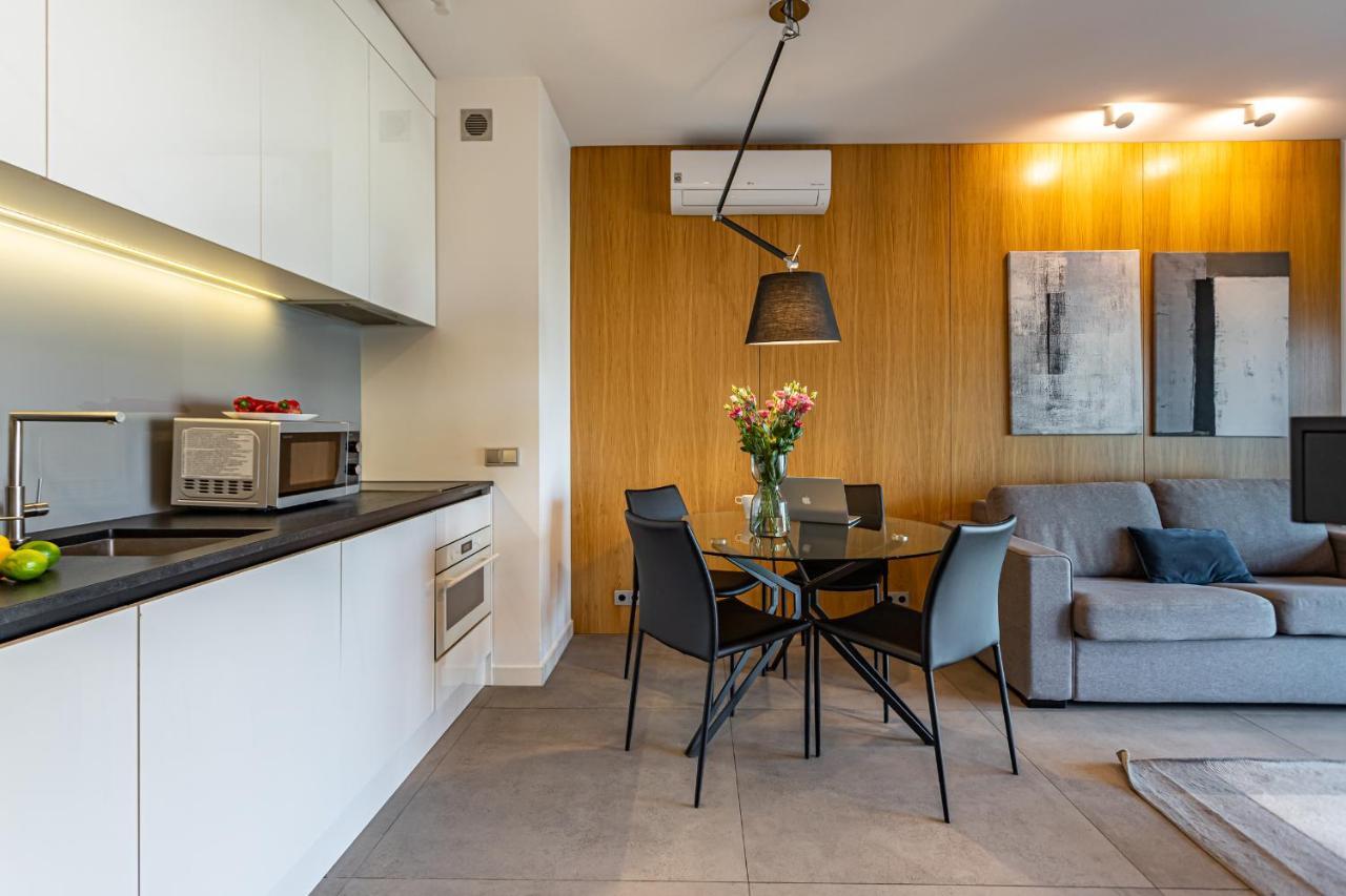 Mennica Residence Deluxe Варшава Экстерьер фото
